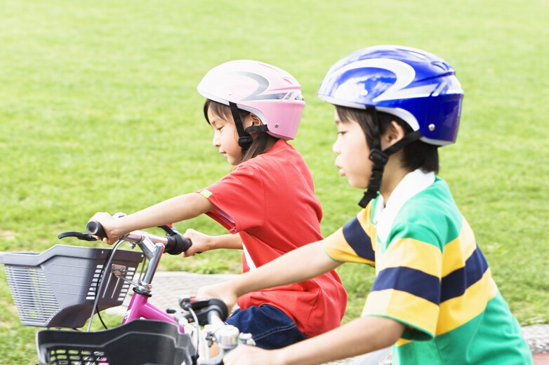 The safety of children while bicycling